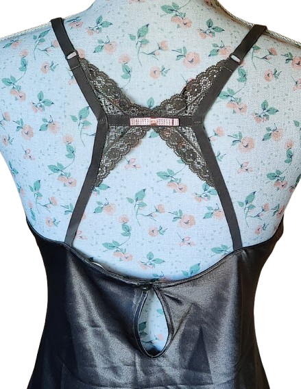 Nuisette satinée avec dentelle Darjeeling