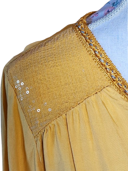 Blouse fluide avec col brodé
