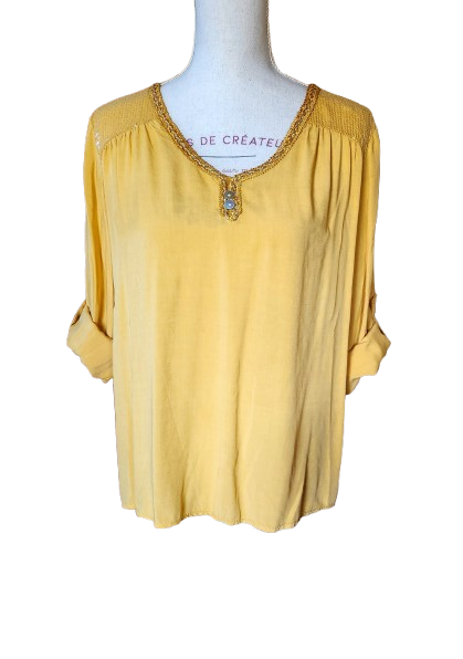 Blouse fluide avec col brodé