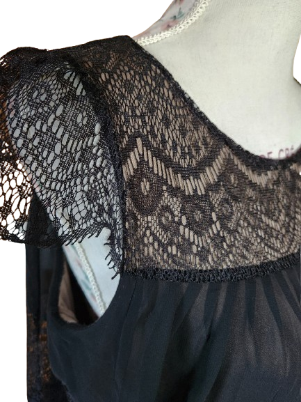 Robe en dentelle Manoukian