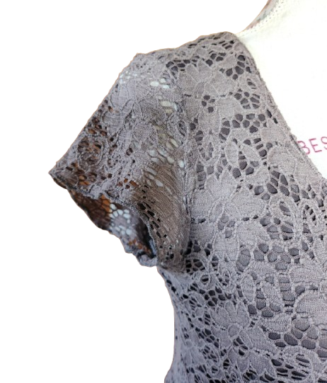 Robe en dentelle avec volants Armand Thiery