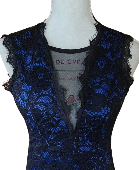 Robe moulante en dentelle noire Made in Italy