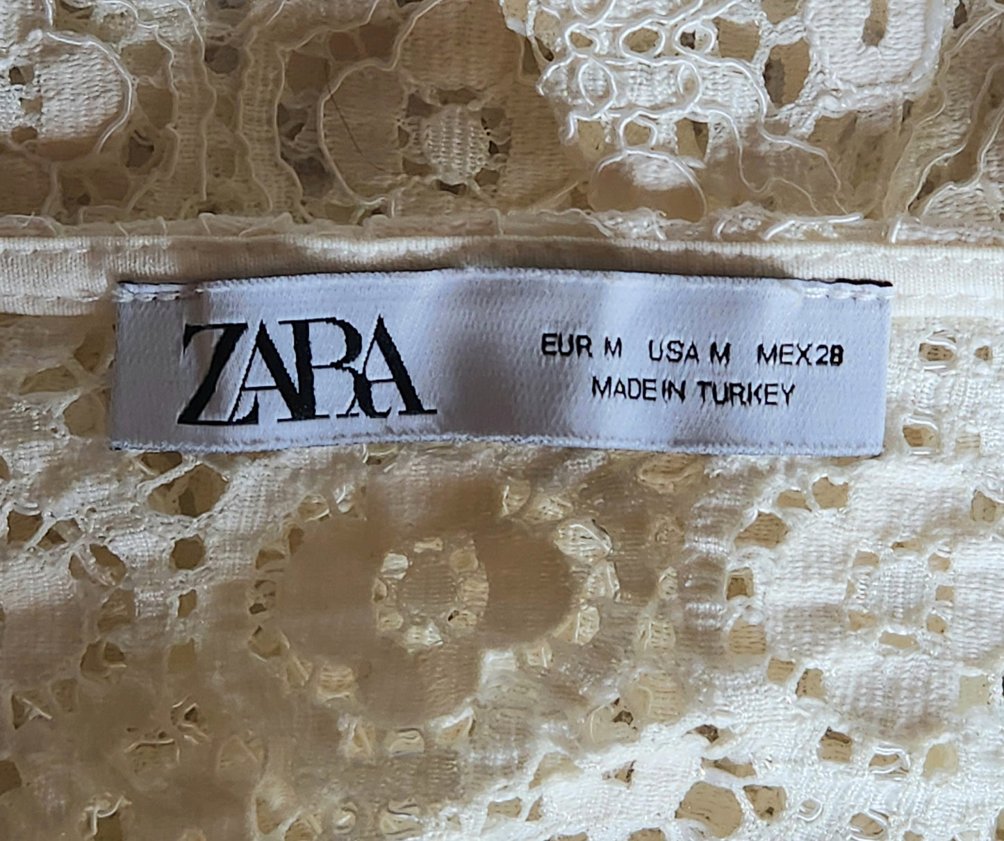 Blouse en dentelle Zara