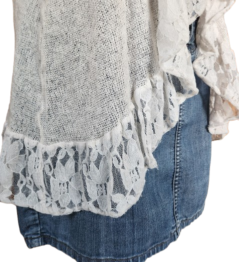 Gilet bohème en maille fine et dentelle
