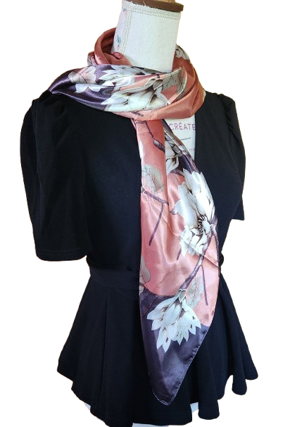 Grand foulard satiné imprimé floral