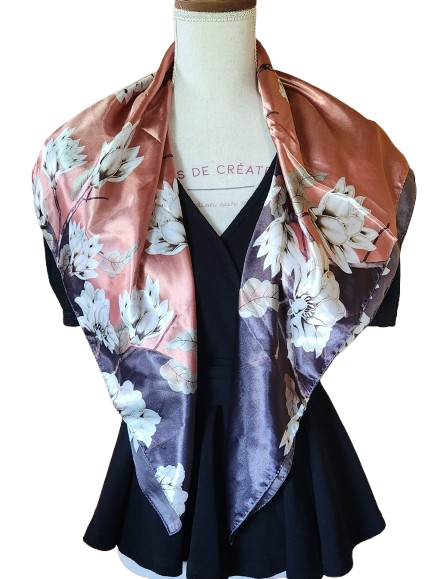 Grand foulard satiné imprimé floral