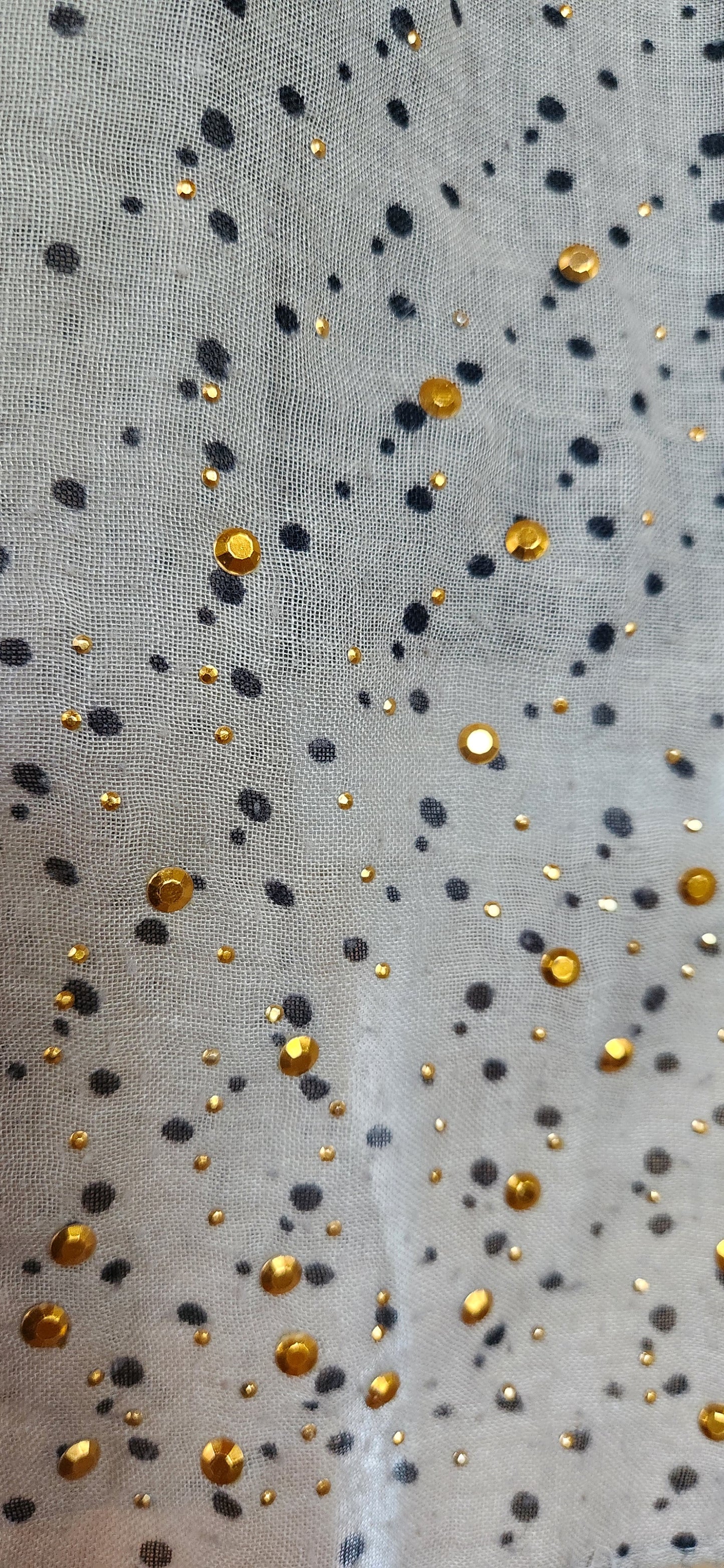 Grand foulard avec strass dorés