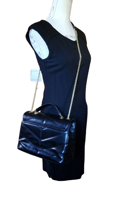 Magnifique sac à main avec chaîne dorée GUESS