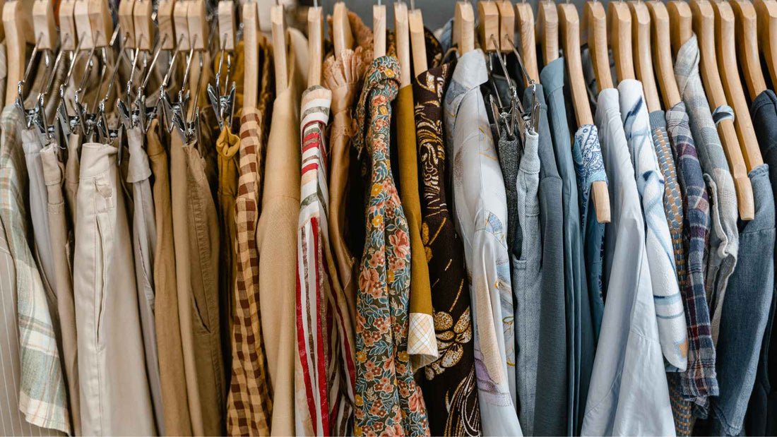 Histoire du vêtement d'occasion: charité à la tendance