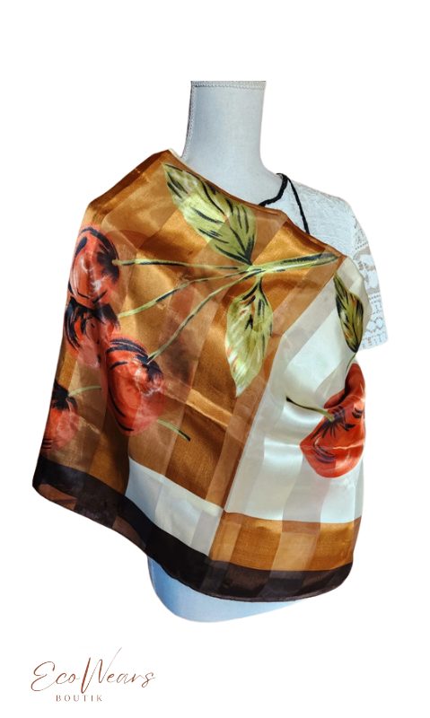 Grand foulard soyeux à motifs