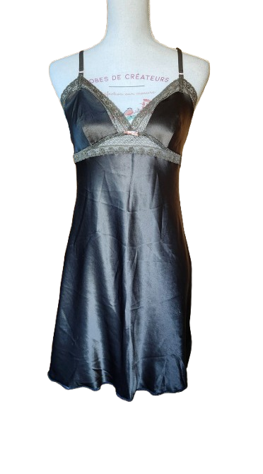 Nuisette satinée avec dentelle Darjeeling