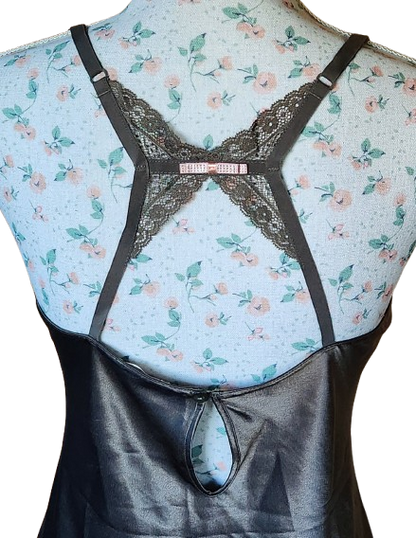 Nuisette satinée avec dentelle Darjeeling