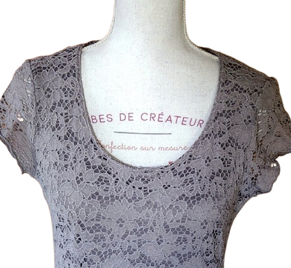 Robe en dentelle avec volants Armand Thiery