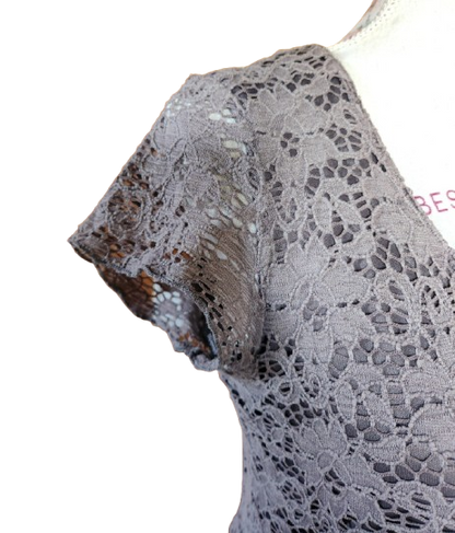 Robe en dentelle avec volants Armand Thiery