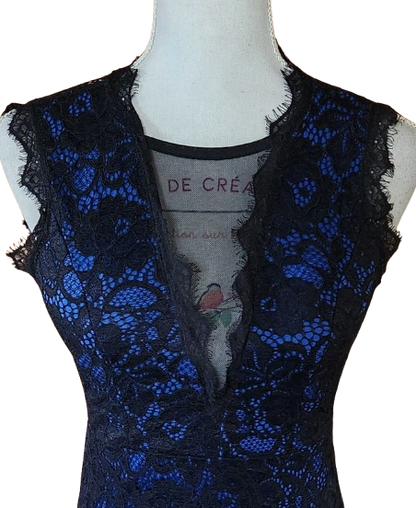 Robe moulante en dentelle noire Made in Italy