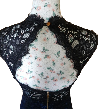 Robe moulante en dentelle noire Made in Italy