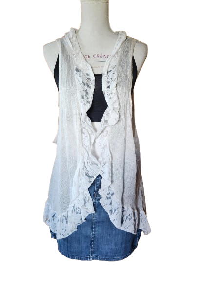 Gilet bohème en maille fine et dentelle