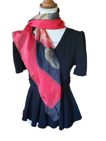 Foulard satiné fleur et papillon