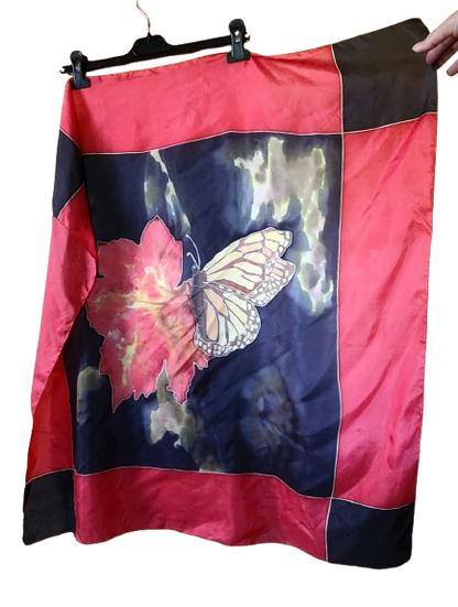 Foulard satiné fleur et papillon