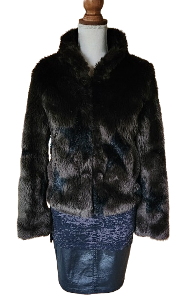 Manteau court et doux en fourrure I.Code by IKKS